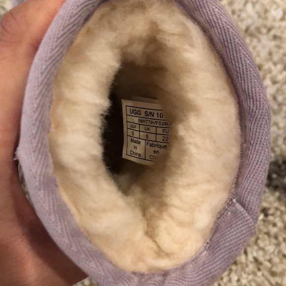 Authentic Toddler Star UGG Boots - Picture 5 of 7